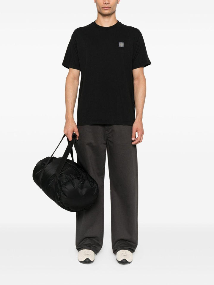 T-shirt nero con applicazione logo 