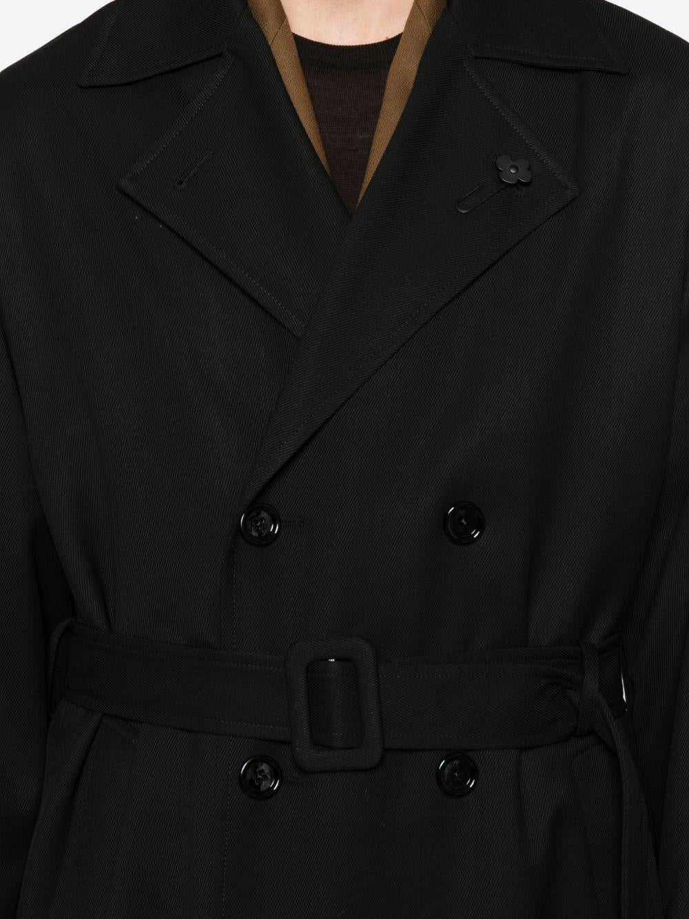 Cappotto doppiopetto nero con cintura 