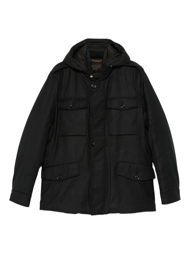 Cappotto nero con cappuccio 
