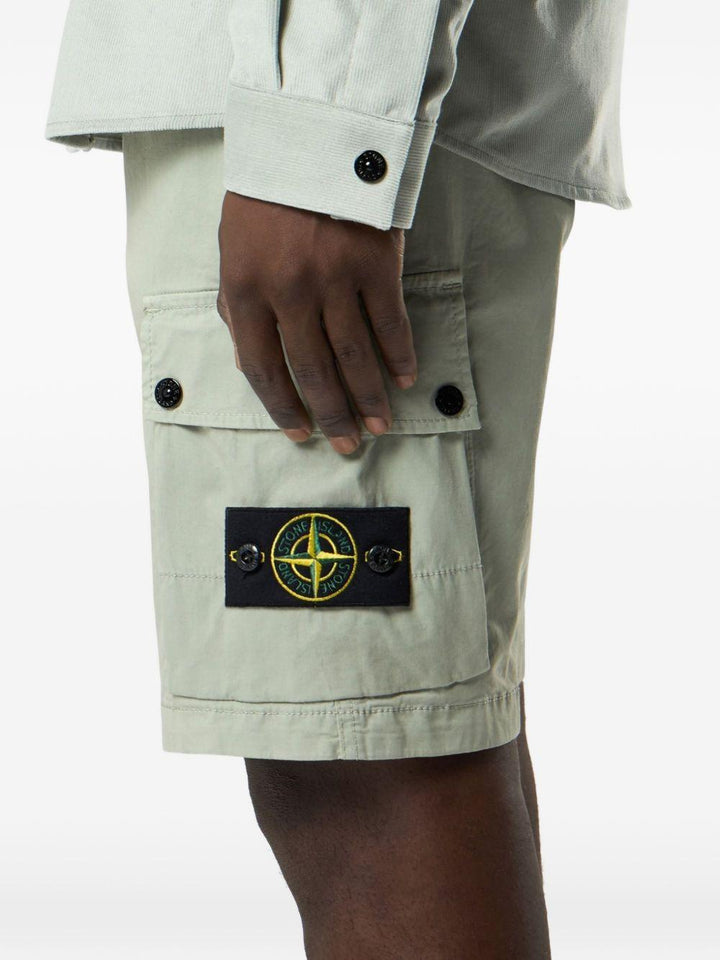 Cargo shorts sege con logo patch 
