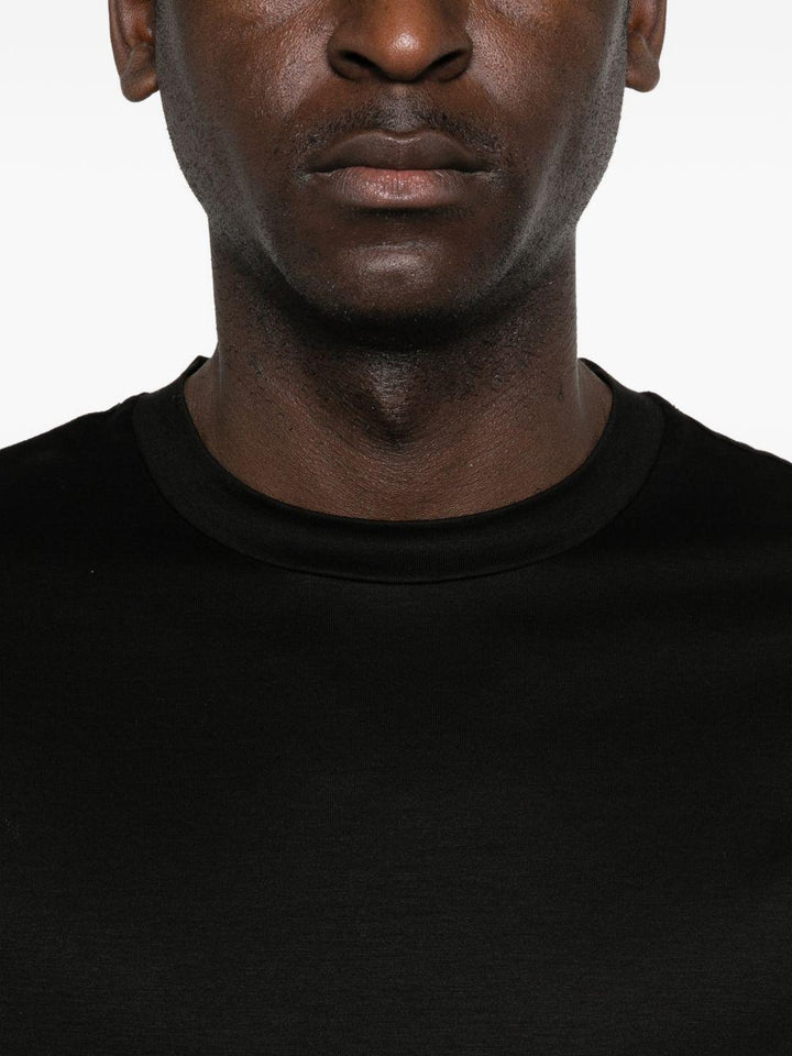 T-shirt nera 