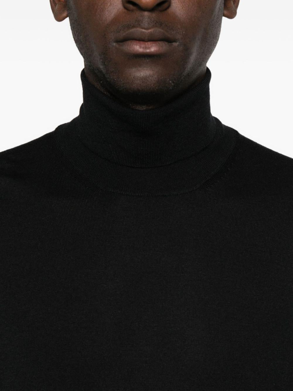 Maglione a collo alto nero 
