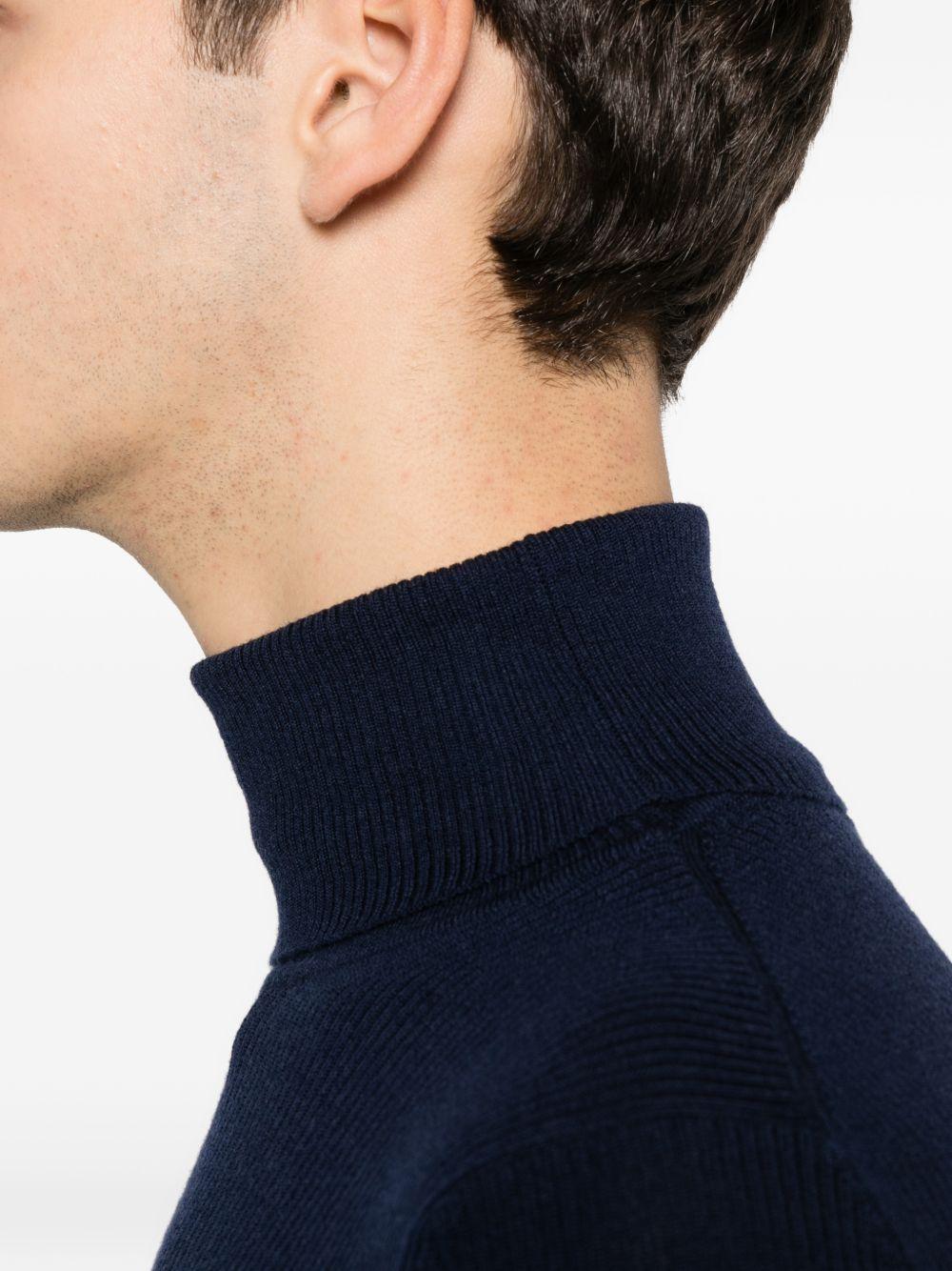 Maglione a collo alto blu 