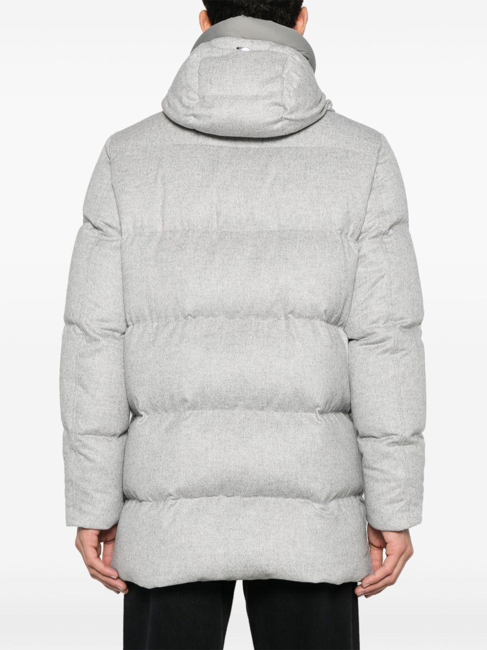 Piumino grigio in cashmere e seta 