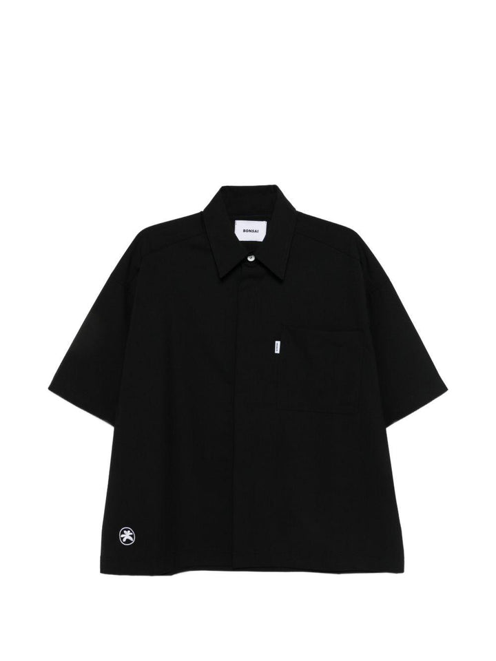 Camicia nera con logo ricamato 