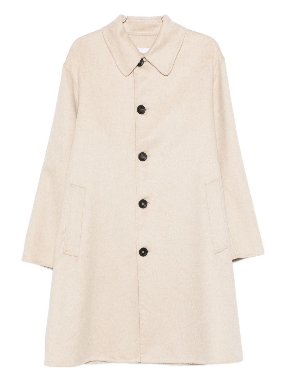 Cappotto beige con bottoni 