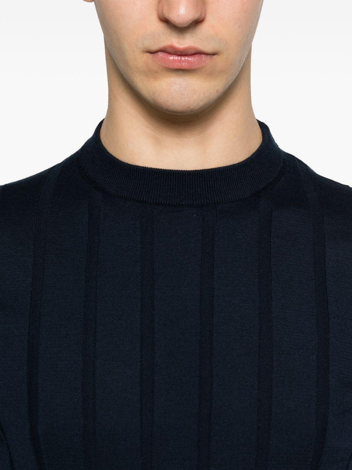 Maglia blu a maniche corte 