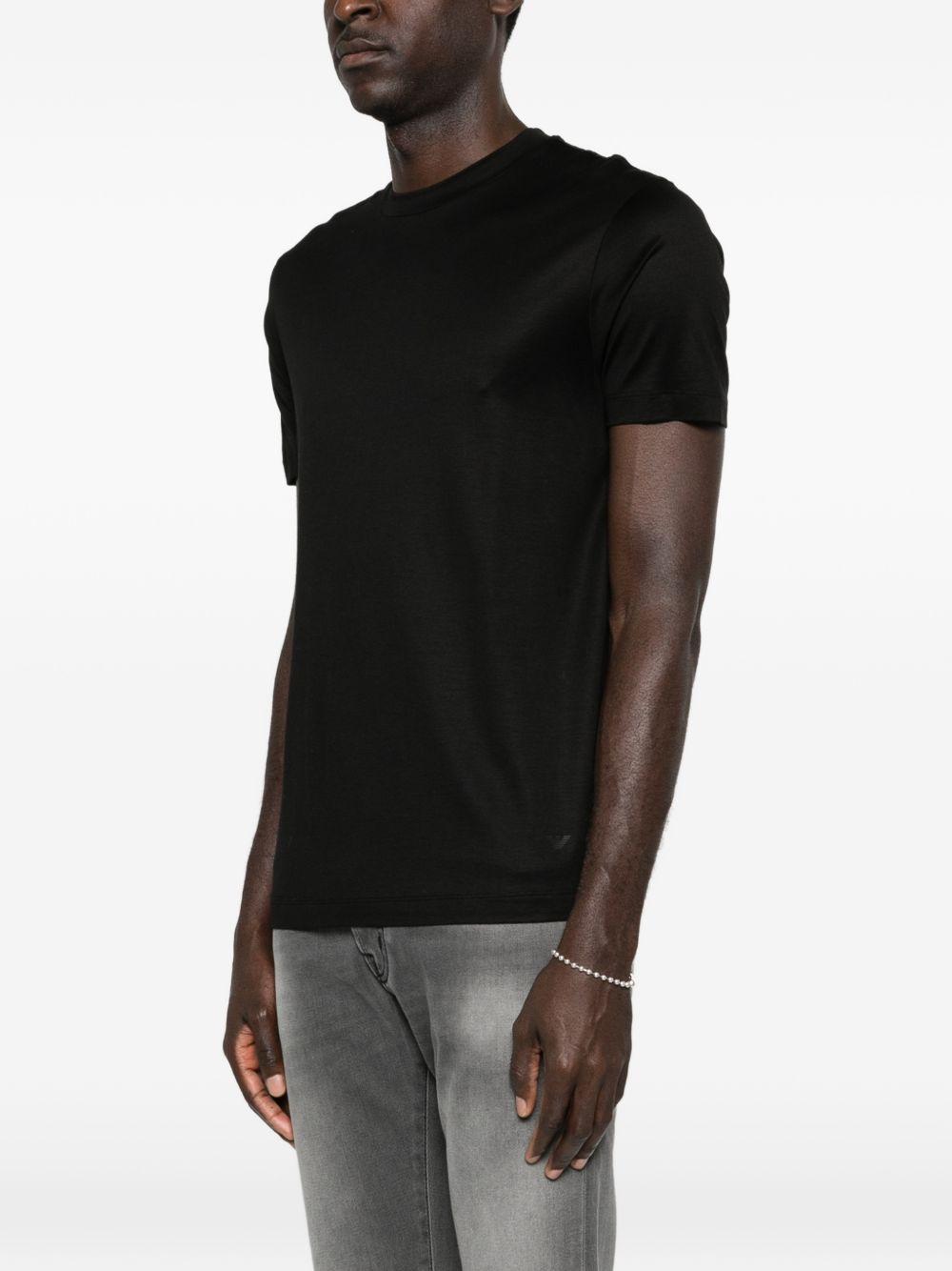 T-shirt nera 