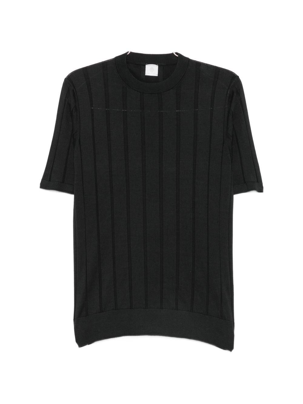 Maglia nera a maniche corte 