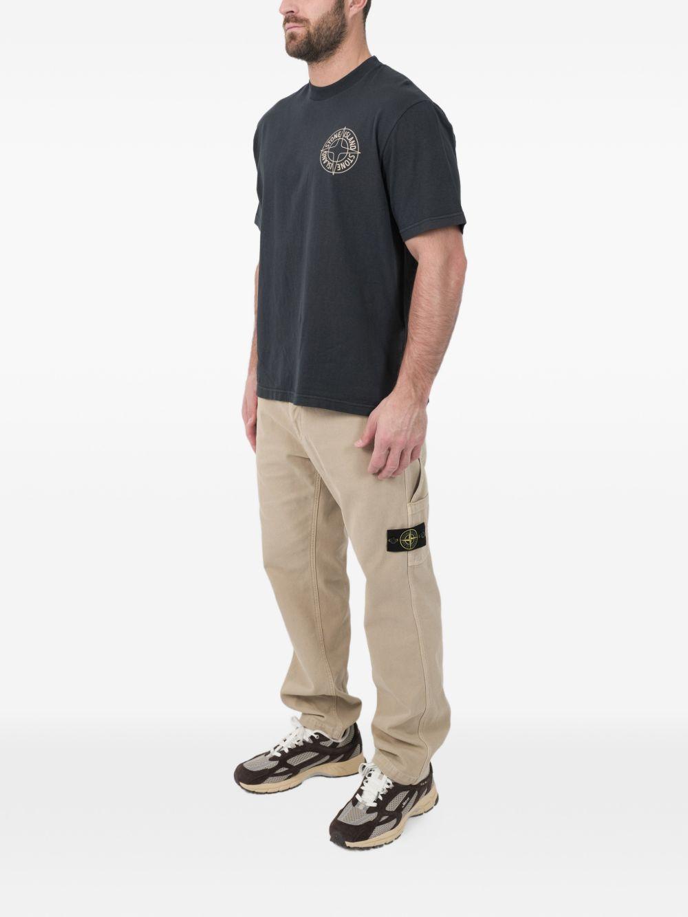 T-shirt blu navy con stampa logo 