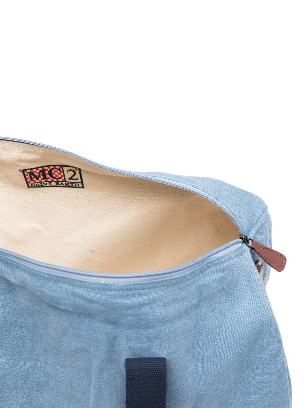 Borsone azzurro denim con logo ricamato 
