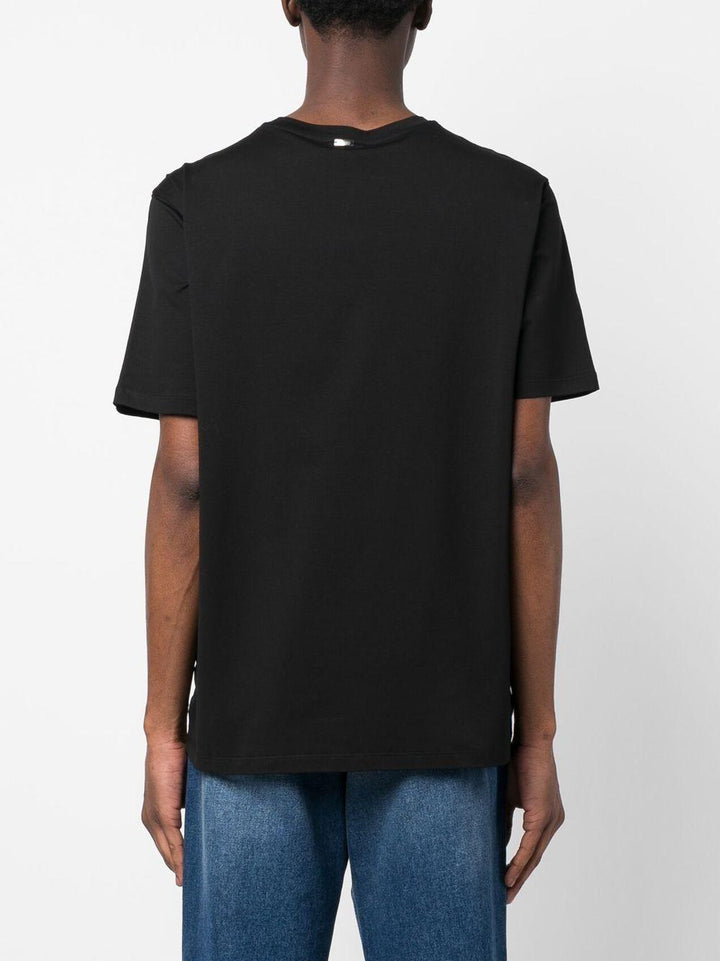 T-shirt nera 