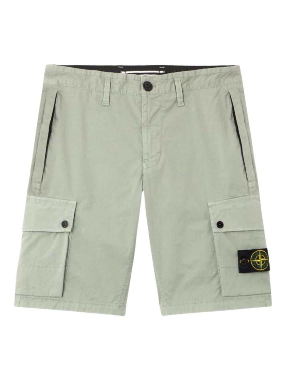 Cargo shorts sege con logo patch 