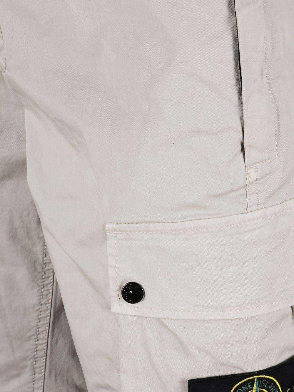 Cargo shorts pearl con patch 