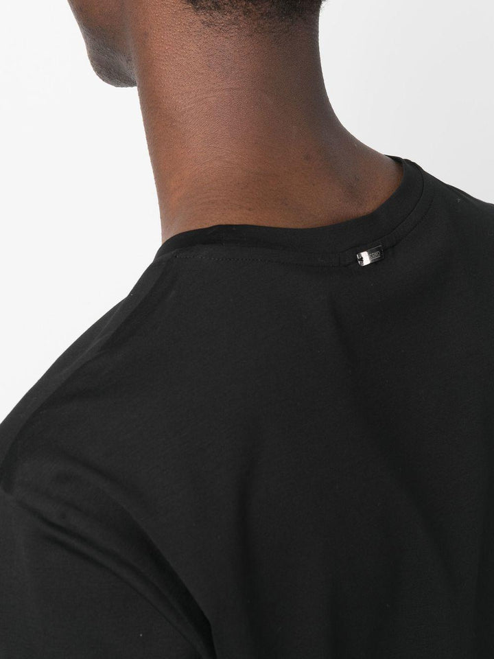 T-shirt nera 