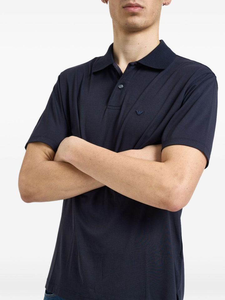 Polo blu con logo 
