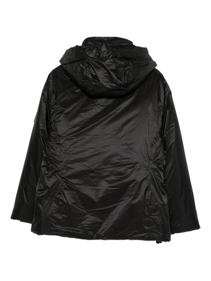 Cappotto imbottito nero con cappuccio 