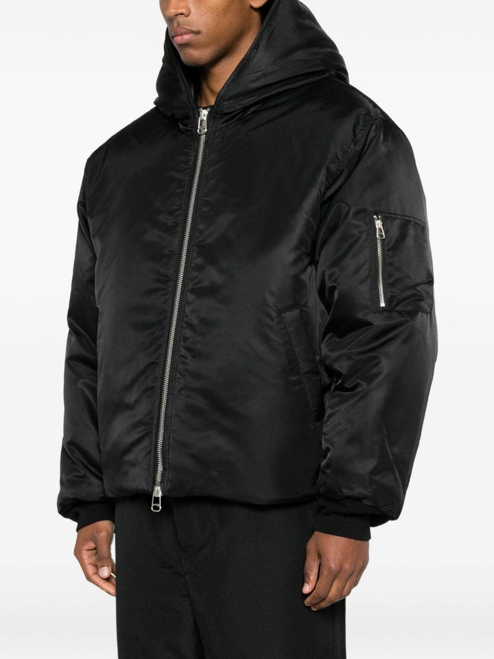 Bomber nero Peacemaker con cappuccio e zip 