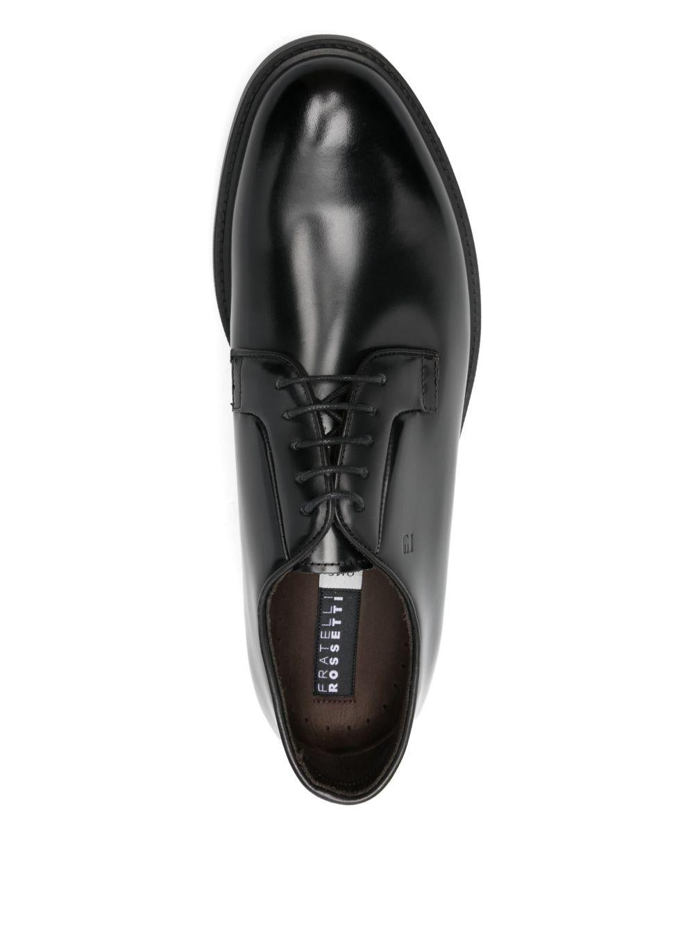 Derby stringate nere 
