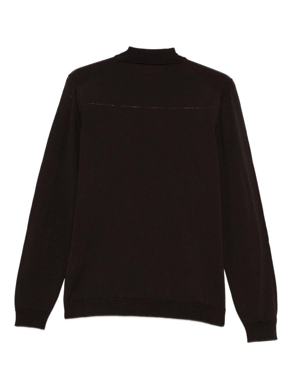 Maglione nero a collo alto 