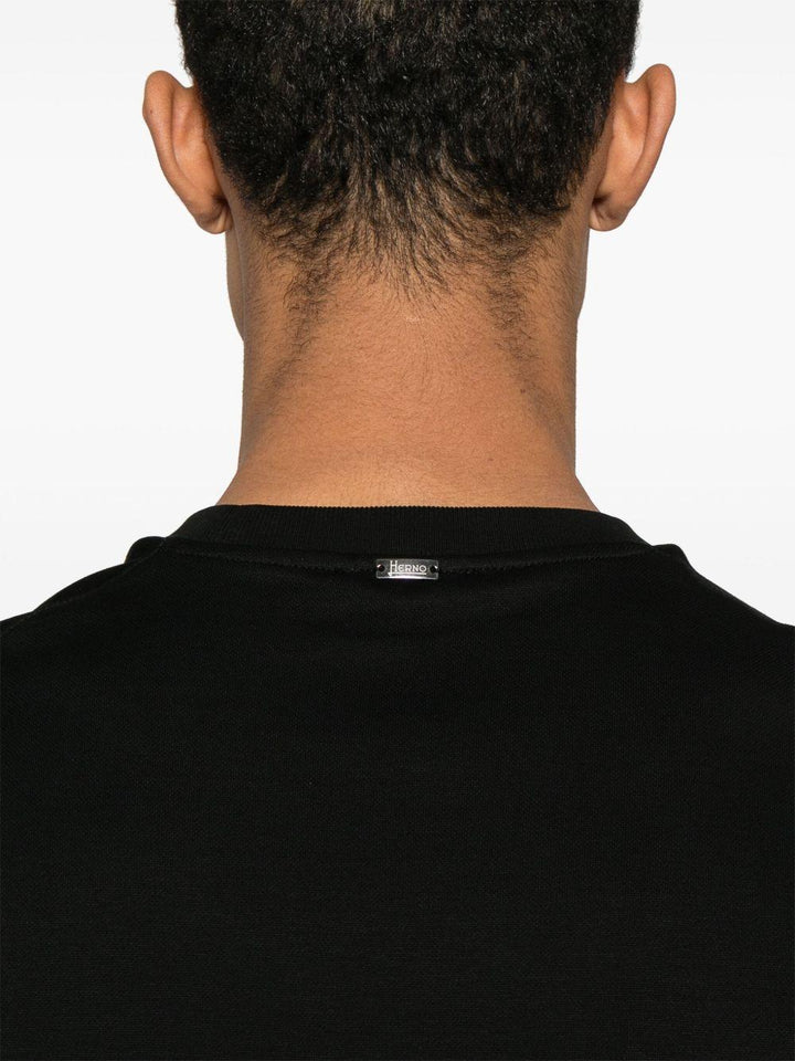 T-shirt nera 