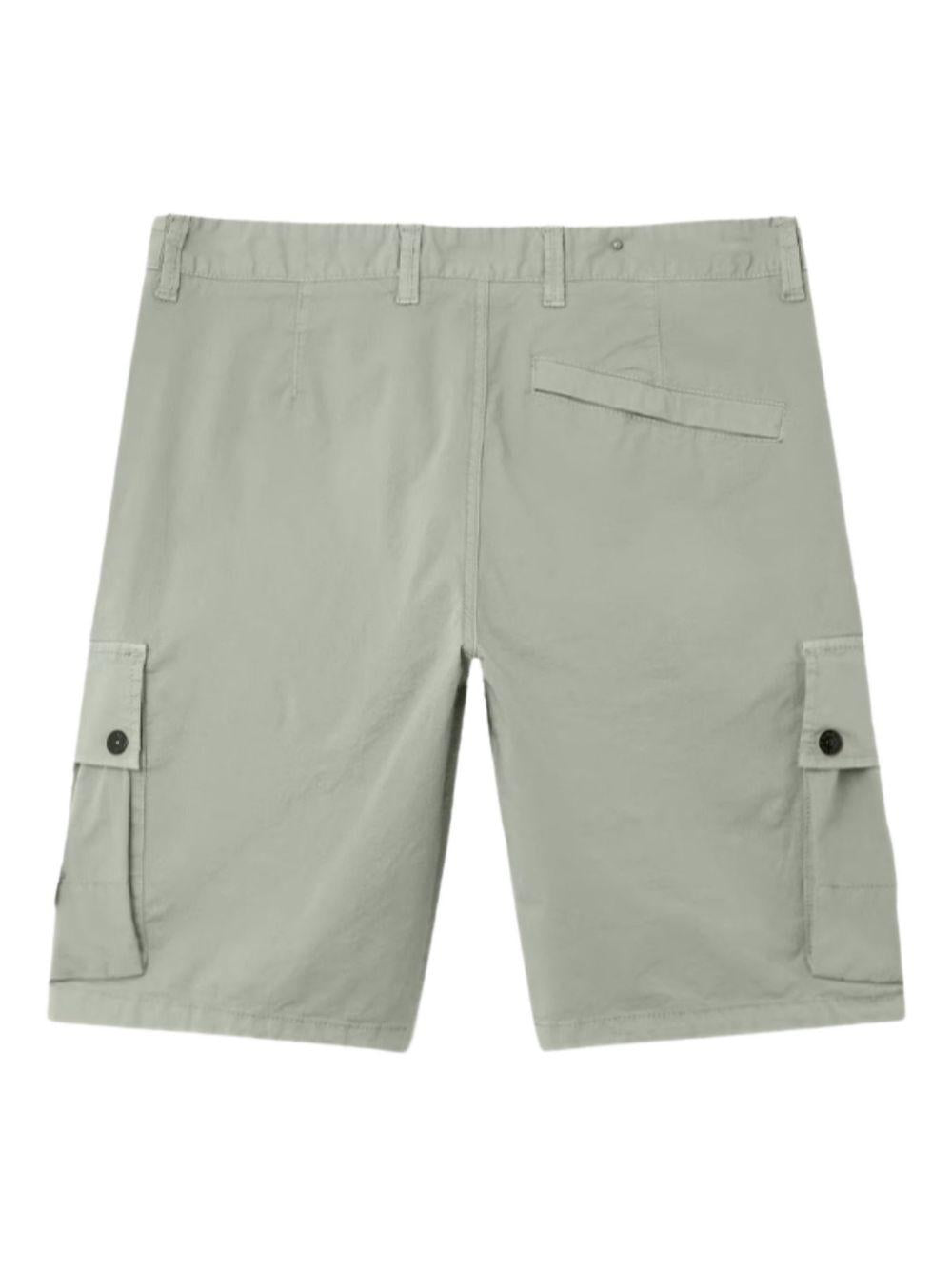 Cargo shorts sege con logo patch 