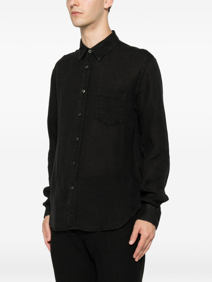 Camicia nera con taschino e cuciture a contrasto 