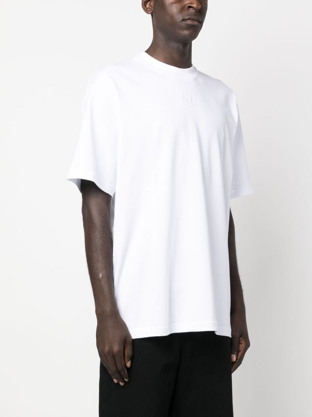 t-shirt blanc avec logo au dos