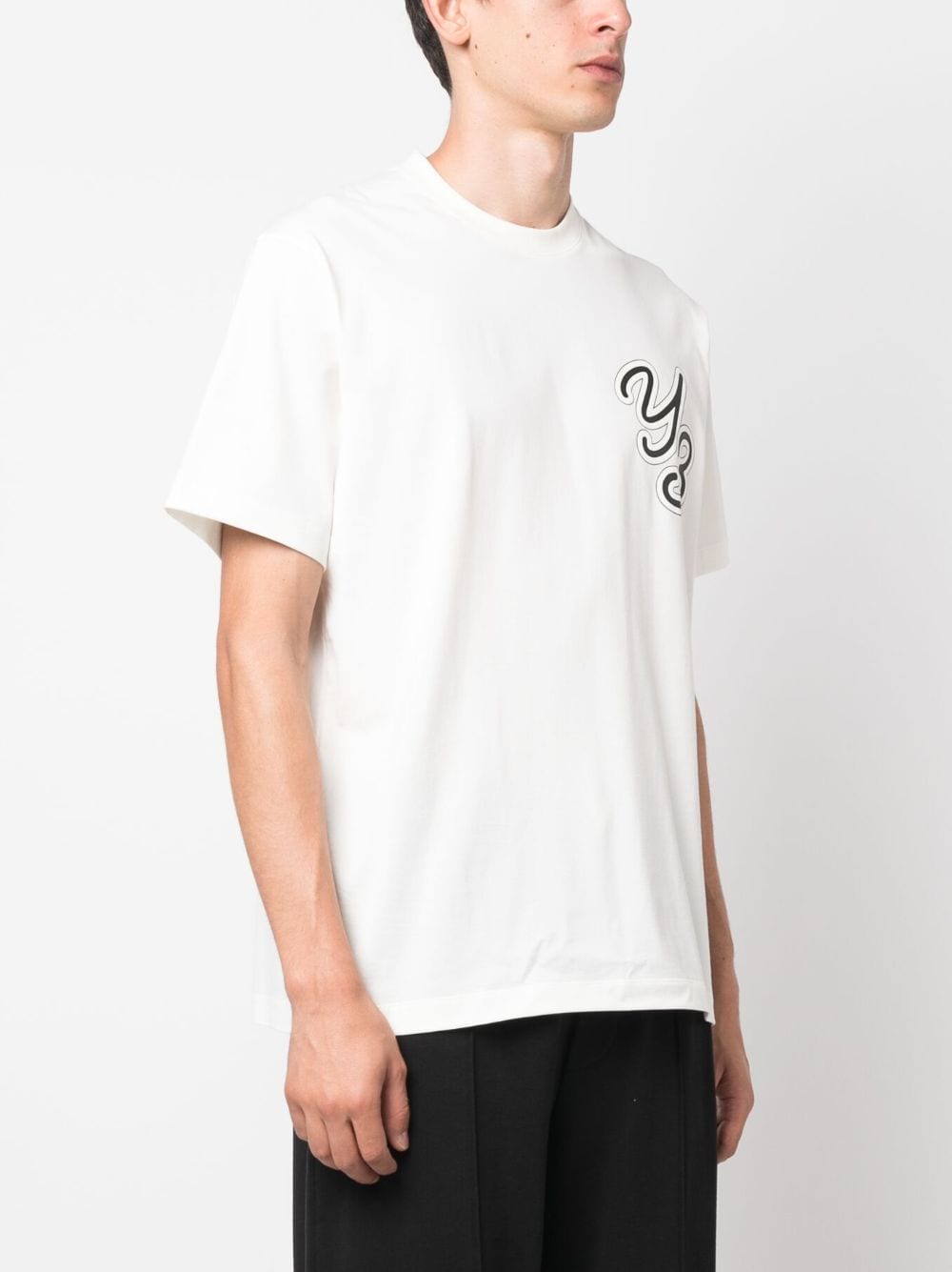 t-shirt bianca con logo