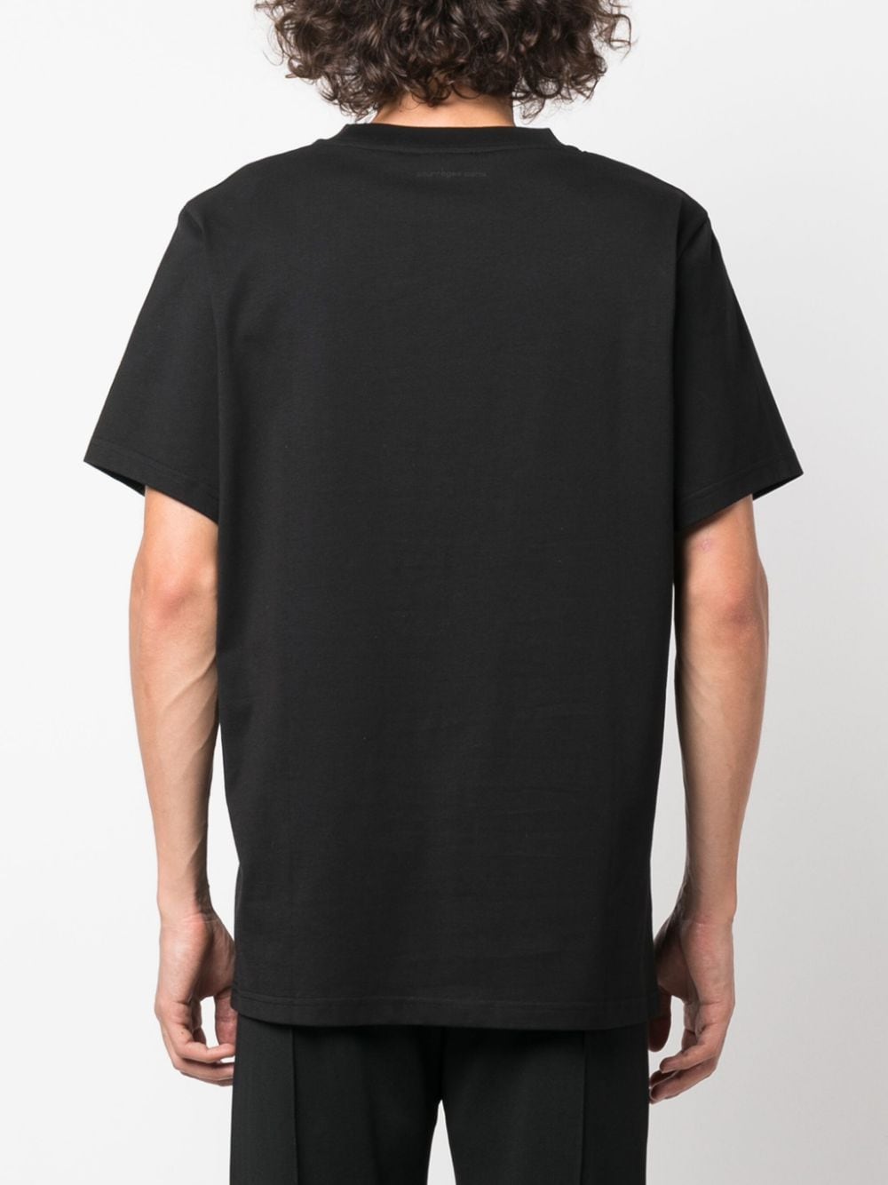 black basic t-shirt