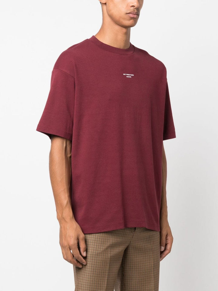 Burgundy t-shirt with logo on the chest