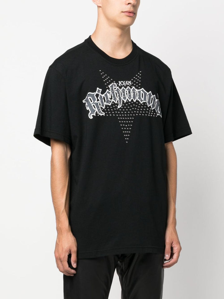 black t-shirt with print