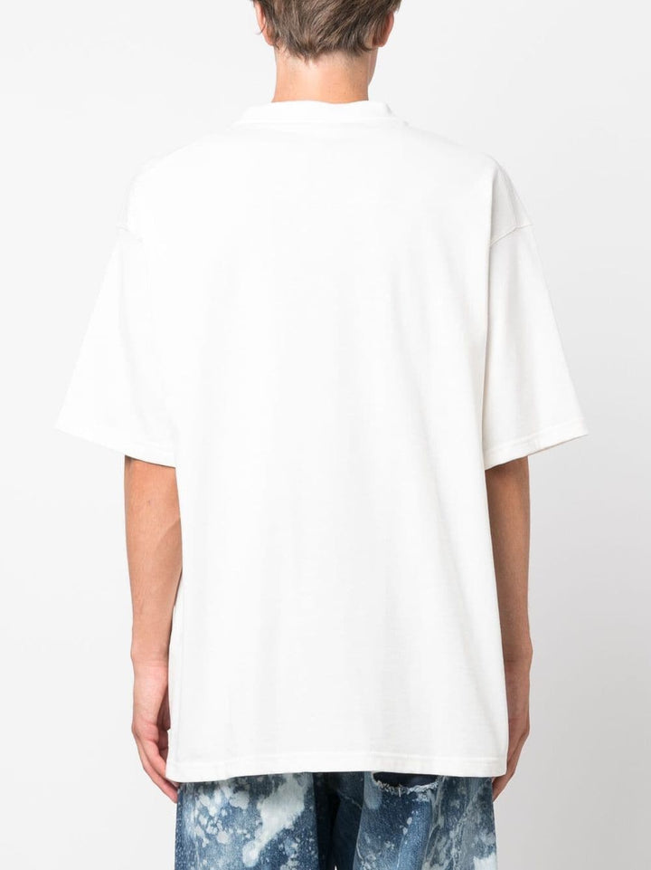 t-shirt blanc avec imprimé