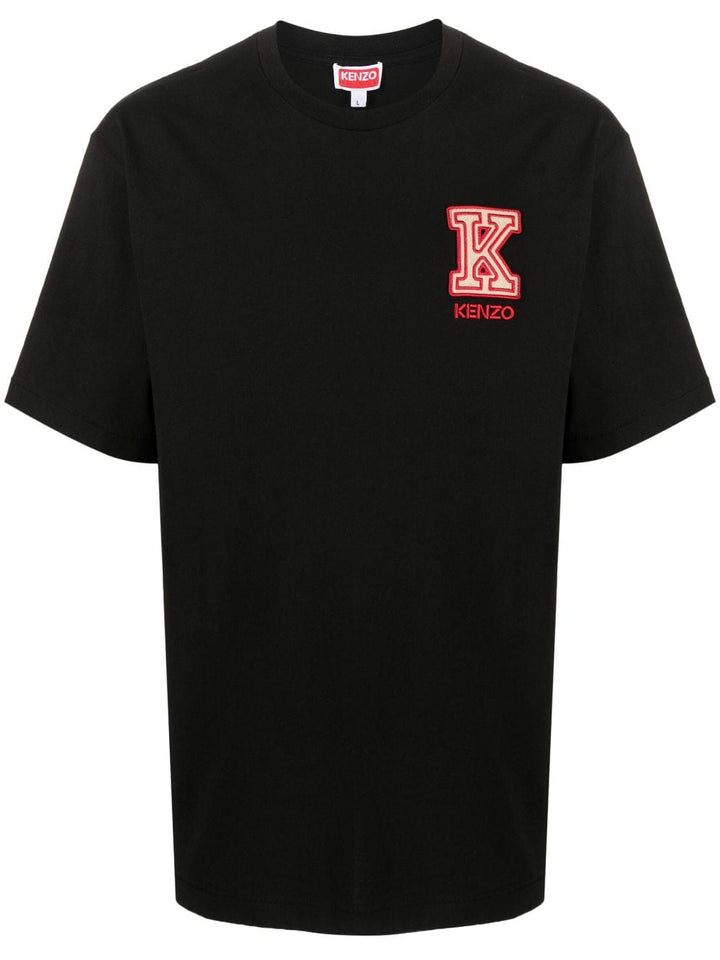 black logopatch t-shirt