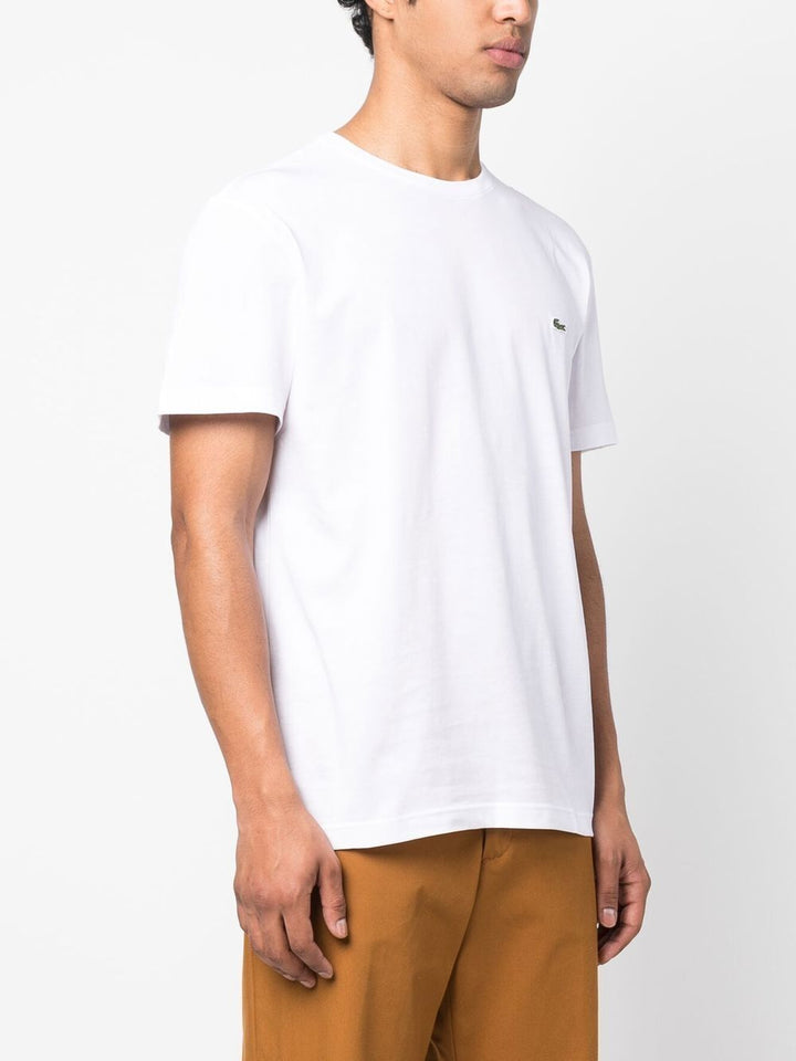 basic white t-shirt