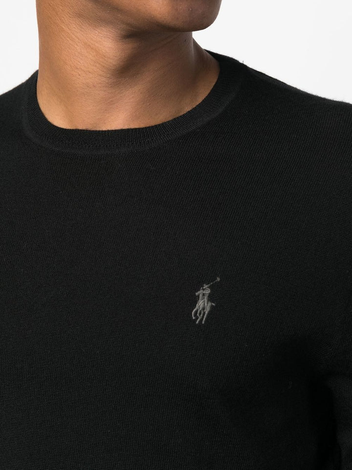 maglia nera con logo