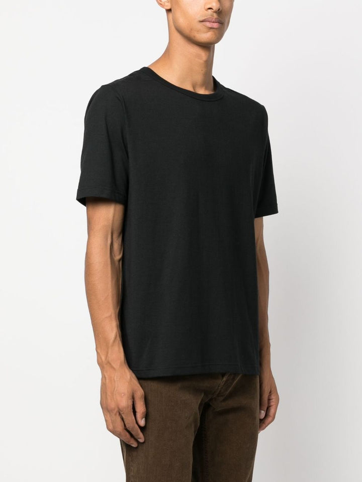 basic black t-shirt