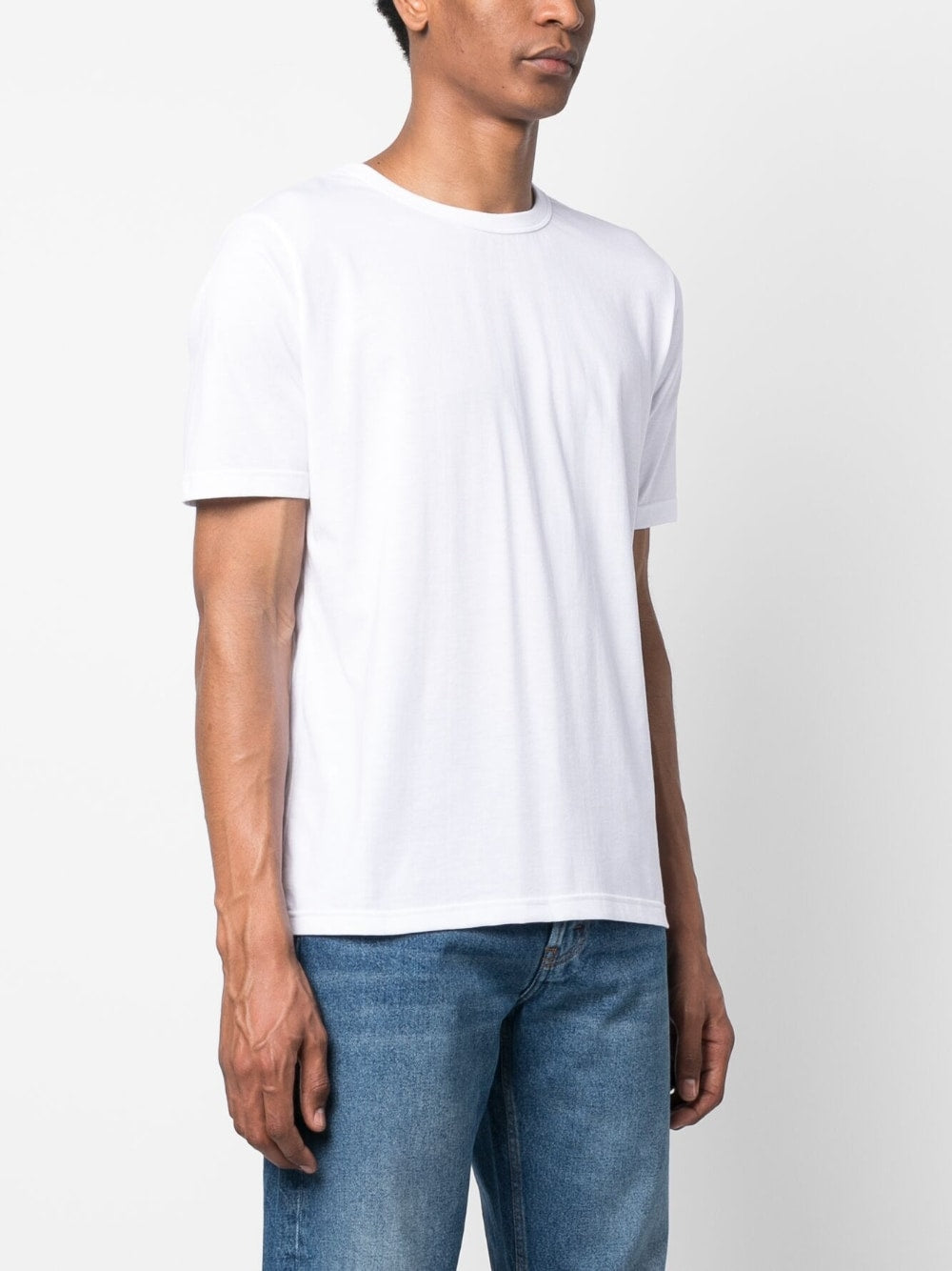 basic white t-shirt