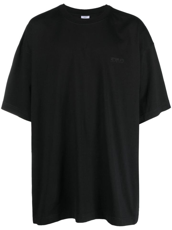 oversized black t-shirt